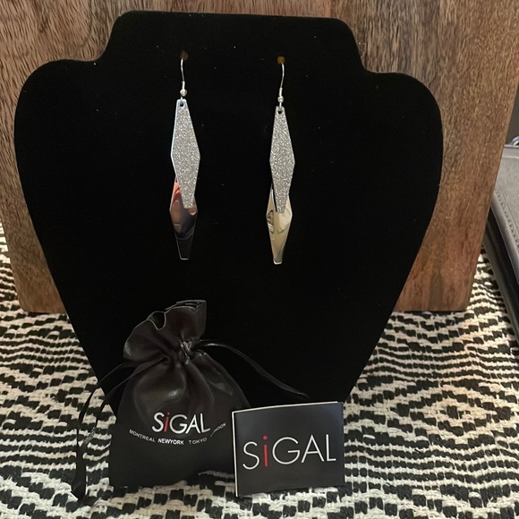 David Sigal Designer Earrings. - Picture 2 of 5